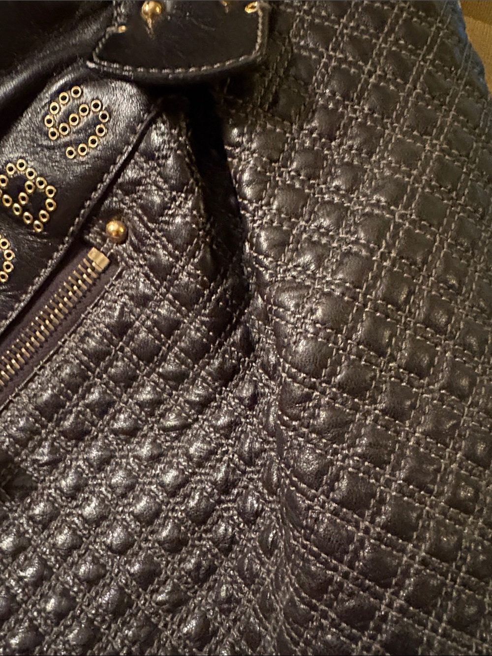 Marc Jacobs Irina Black Quilted Leather Tote with Quilted Panel and Stud Logo - Picture 4 of 13